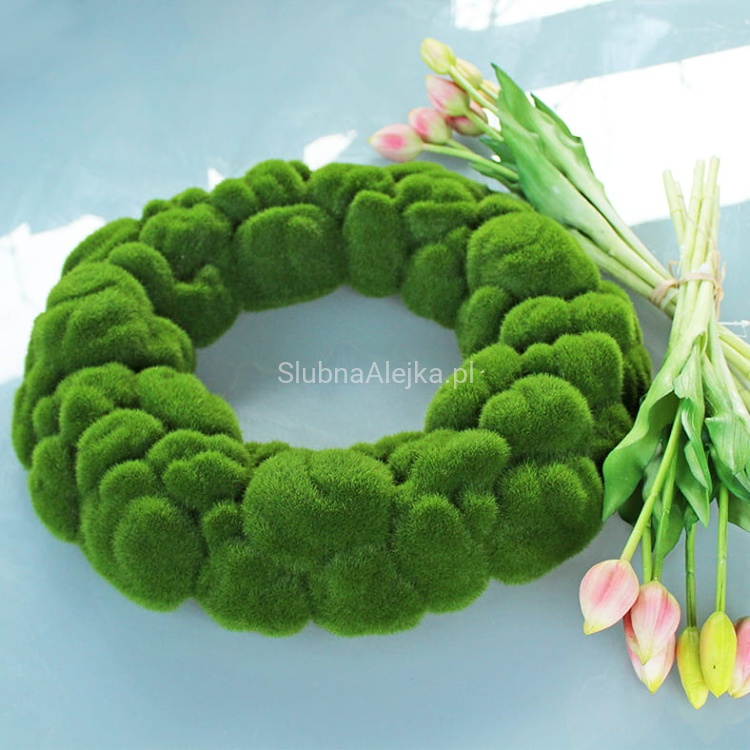 wianek dekoracyjny z mchu.jpg