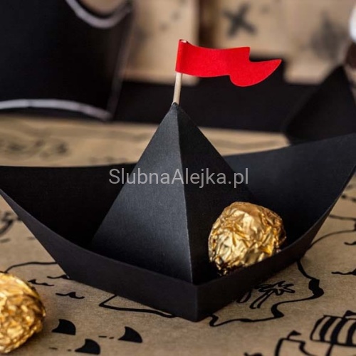 łódki papierowe piraci.jpg