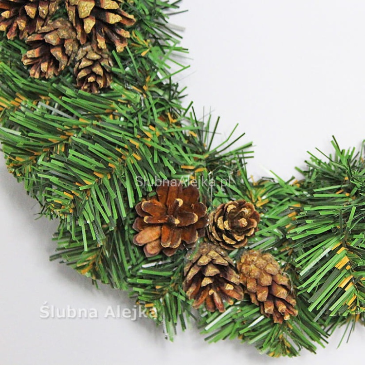 wianek z szyszkami.jpg