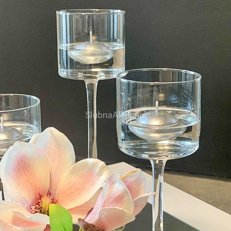 swiecznik szklany na nodze koktajlowy gładkie szkło 4.jpg