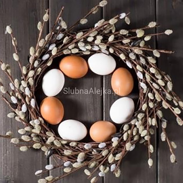 serwetki wielkanocne bazie i jajka wieniec.jpg