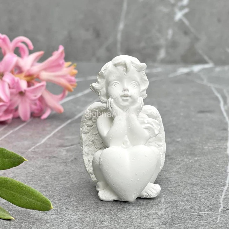 aniołek biały z sercem.jpg