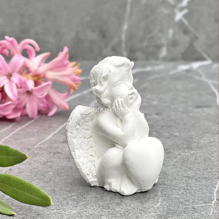 aniołek biały figurka komunija z sercem 6 cm 2.jpg