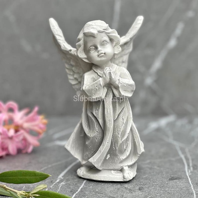 aniołek modlący się szary 15cm.jpg