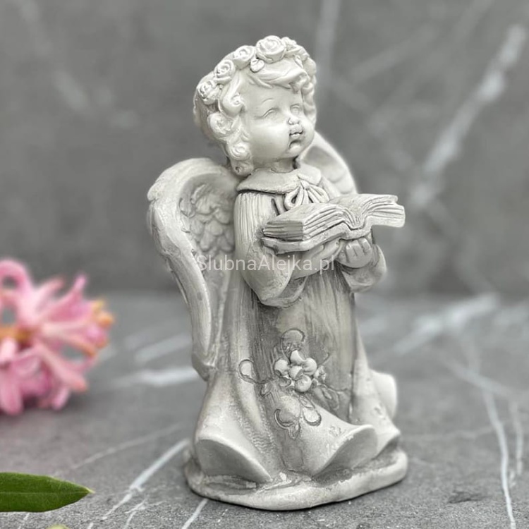 Aniołek z pismem sw. figurka komunijna szary 13 cm.jpg