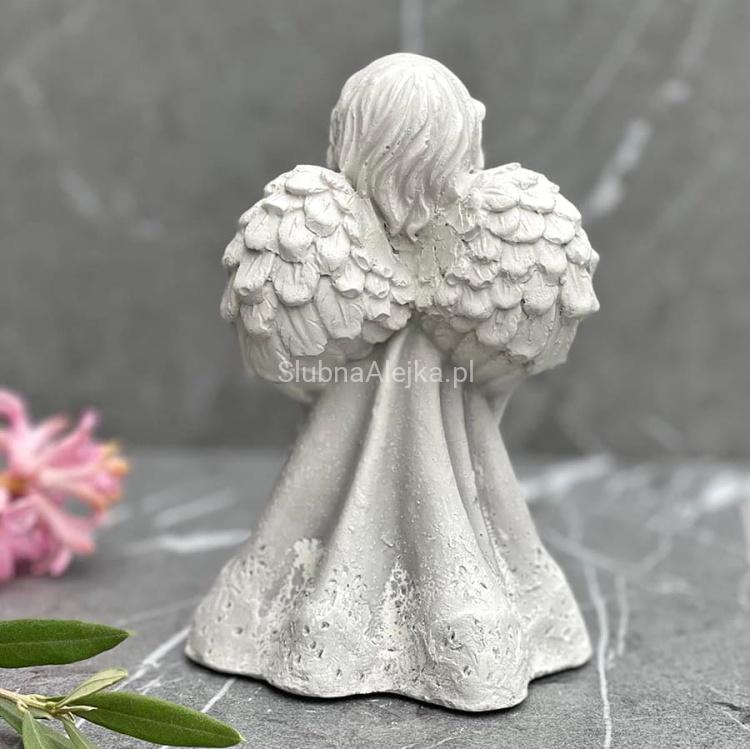 aniolek modlacy sie figurka komunijna 14 cm szary.3.jpg