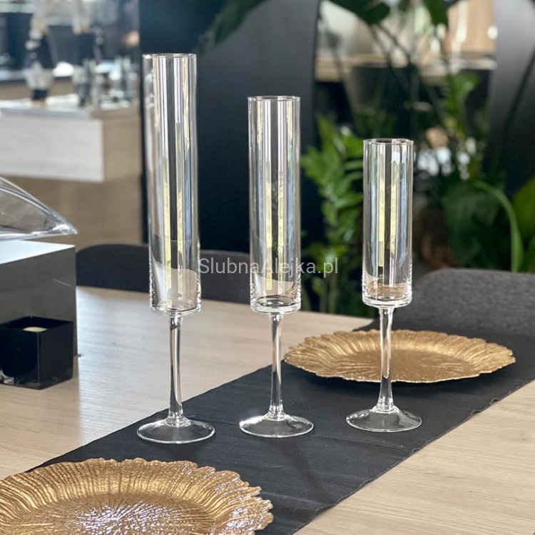 swiecznik szklany tuba na dlugiej nodze wesele.jpg