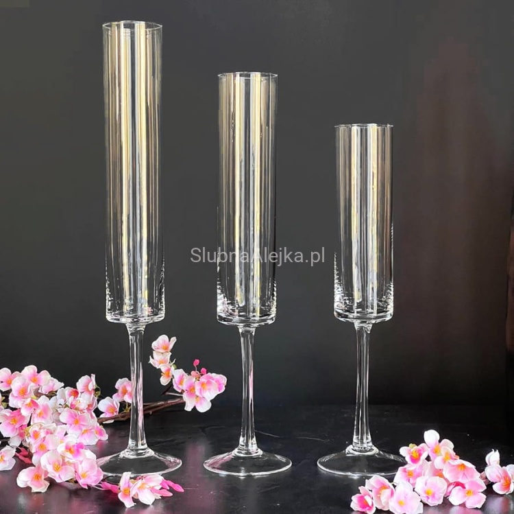swiecznik szklany tuba na dlugiej na nodze.jn.jpg.n.jpg