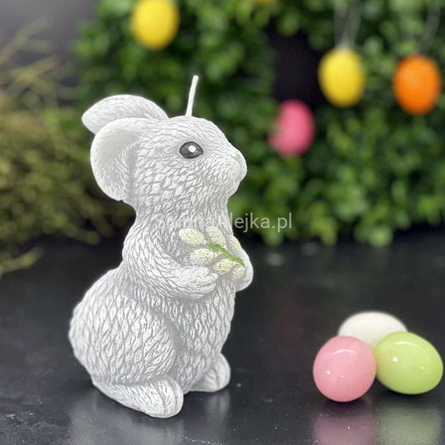 zajaczek szary 14cm z baziami.jpg