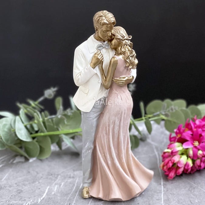 figurka dekoracyjna ceramiczna para zakochani w tancu.jpg