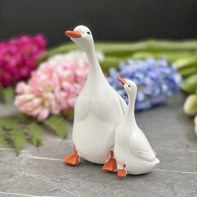 Figurka dekoracyjna para gąsek.jpg