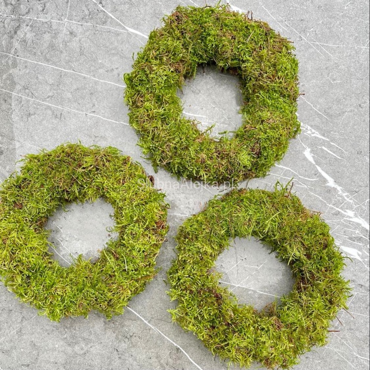 wianek z zywego mchu lesnego 2.jpg