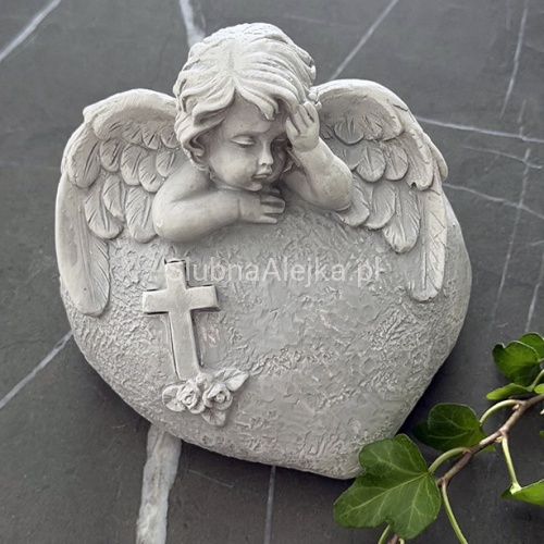 ANIOŁEK NA SERCU FIGURKA NAGROBNA SZARA 11x11 cm.jpg