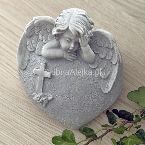 aniolek na sercu figurka nagrobna biala 11x11 cm.jpg