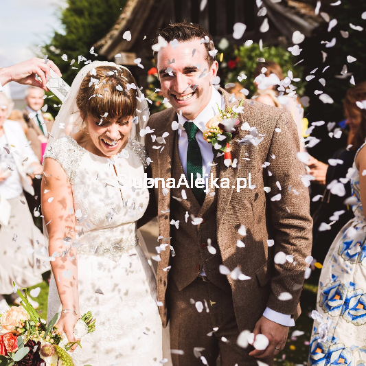 Bilsington-Priory-Wedding-Photography-Laura-Luke-198-1920x1280.jpg