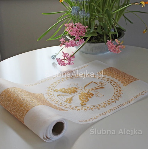 Bieżnik komunijny.jpg